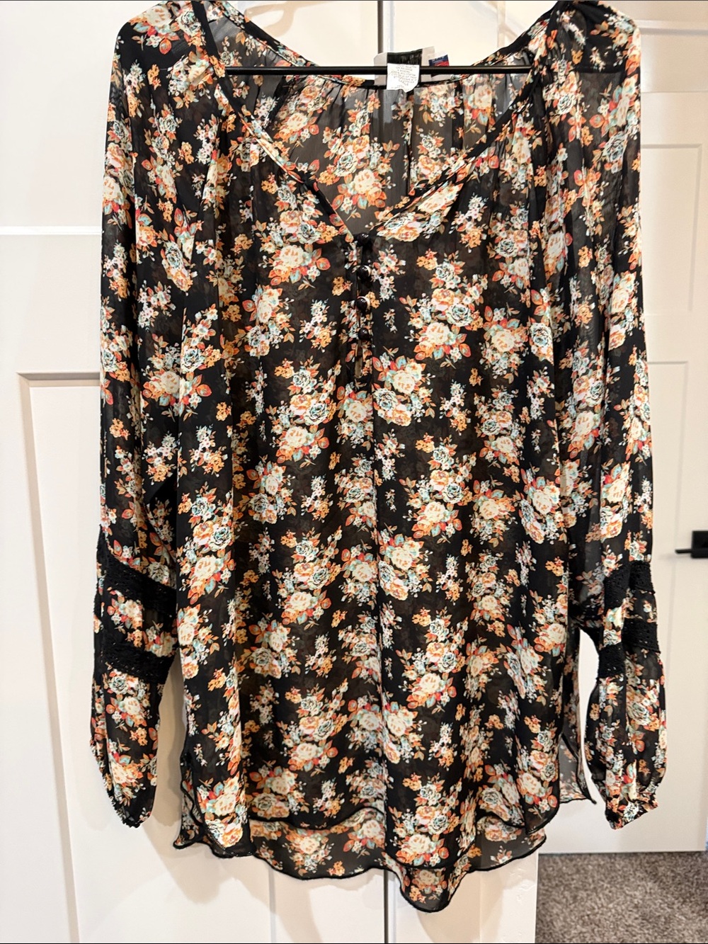 Black Floral Long-Sleeve V-Neck Women’s Blouse